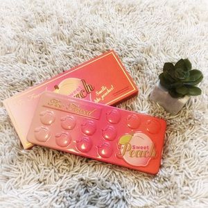 Too Faced Sweet Peach Eyeshadow Palette